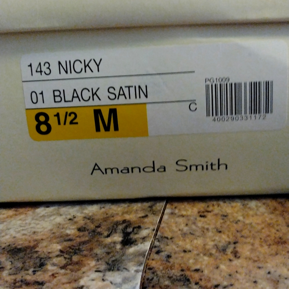 EUC Amanda Smith Black Satin heels - Picture 8 of 9